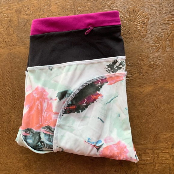 Lululemon Speed Tight III Luxtreme size 6 - Picture 5 of 6